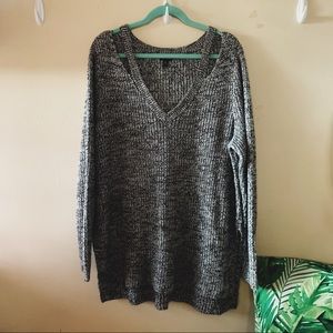 COPY - Black and white knit sweater